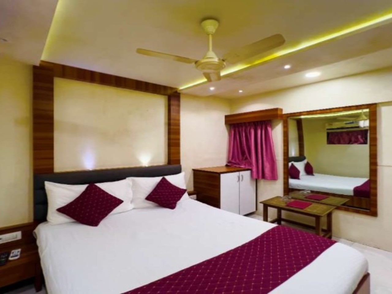 Hotel Dwaraka  in Mumbai