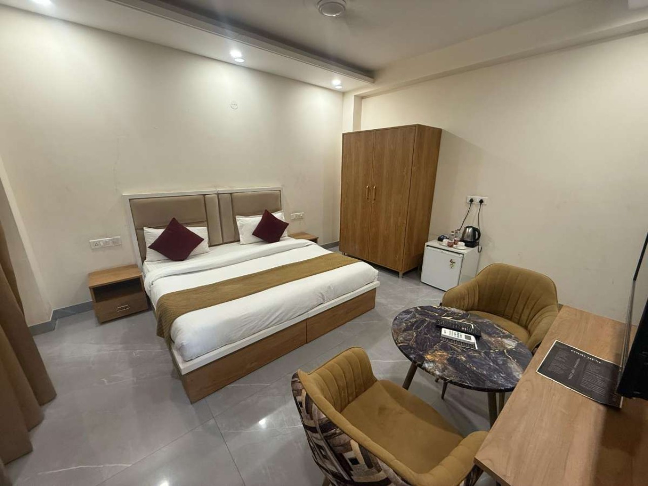 Hotel Amahi Inn in Gurgaon