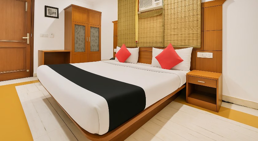 Hotel TJS Royale in Delhi