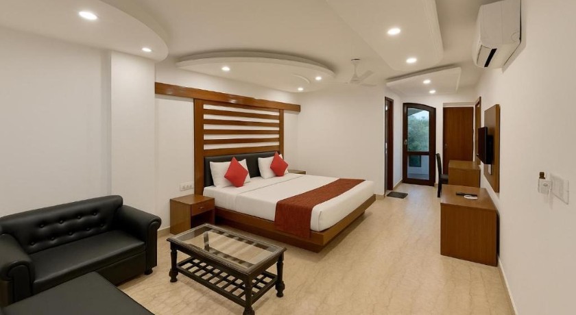 Hotel TJS Royale in Delhi