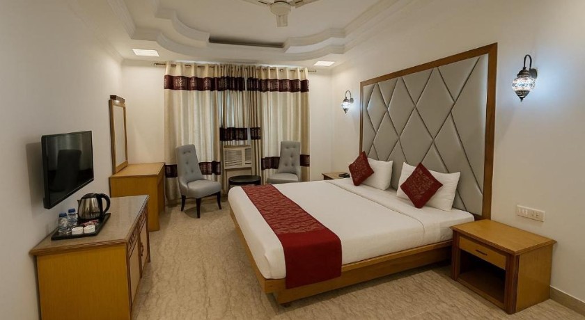 Hotel TJS Royale in Delhi