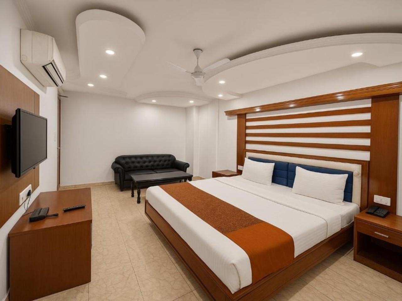 Hotel TJS Royale in Delhi