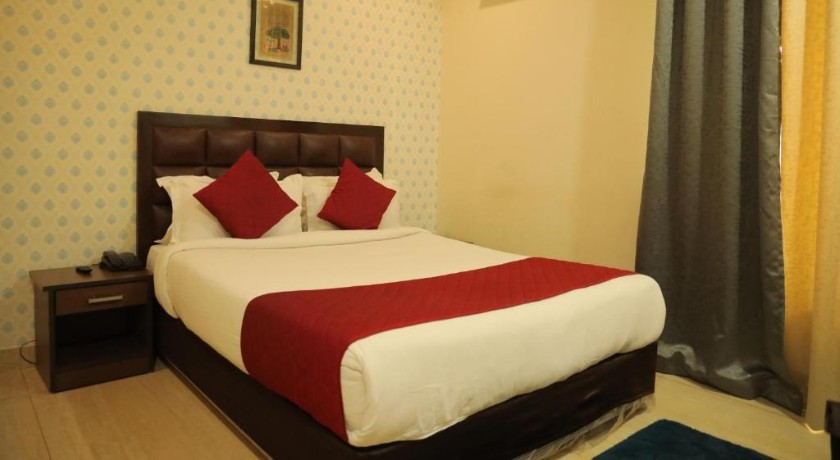 Hotel Nirvana Suites in Delhi