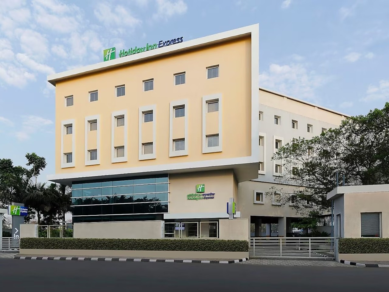 Holiday Inn Express-Pimpri in Pune