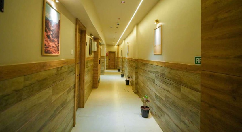 Hotel Amber Paramount in Mumbai