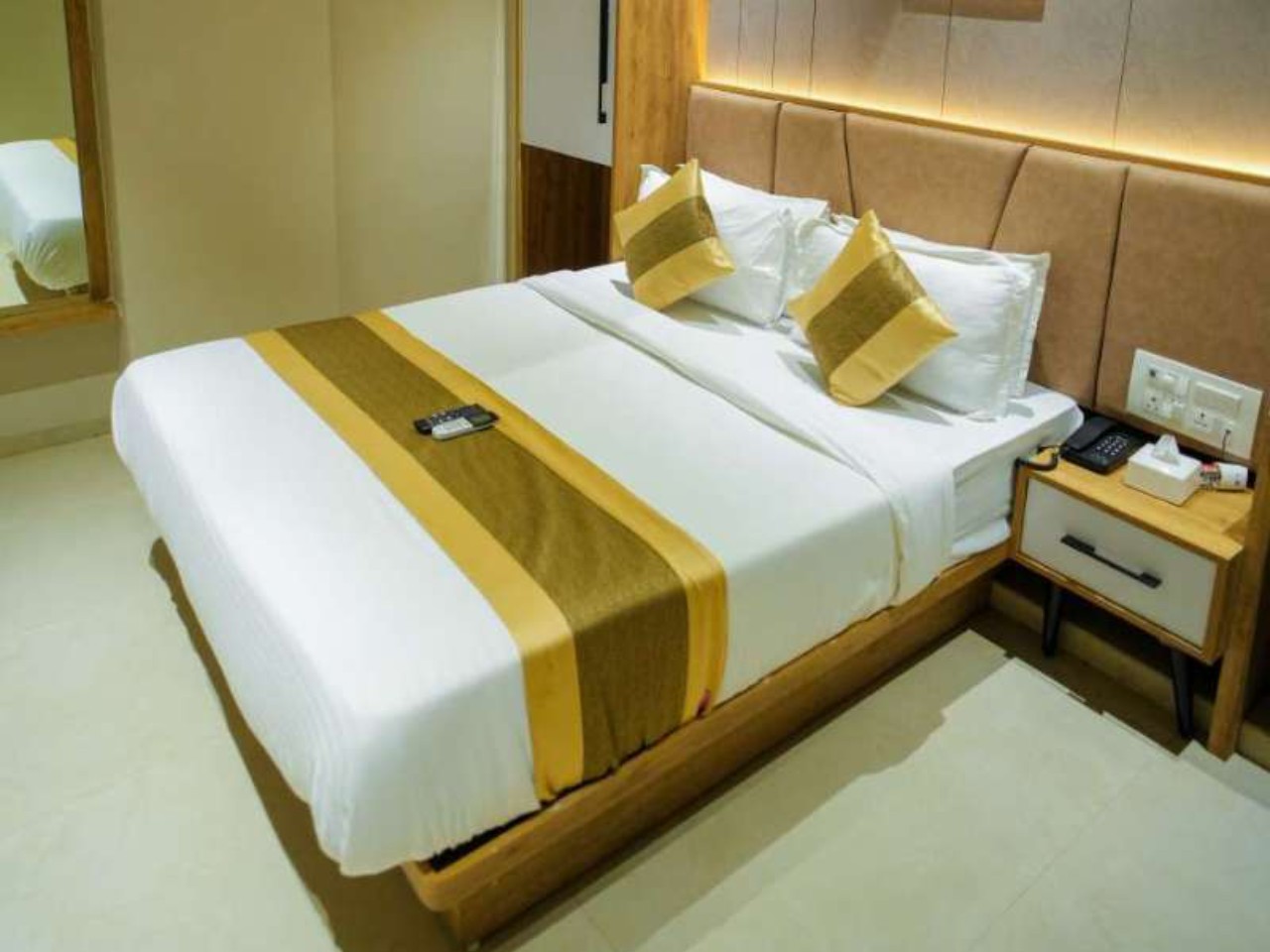 Hotel Amber Paramount in Mumbai