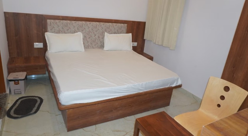 Hotel Regal Crown in Jaipur