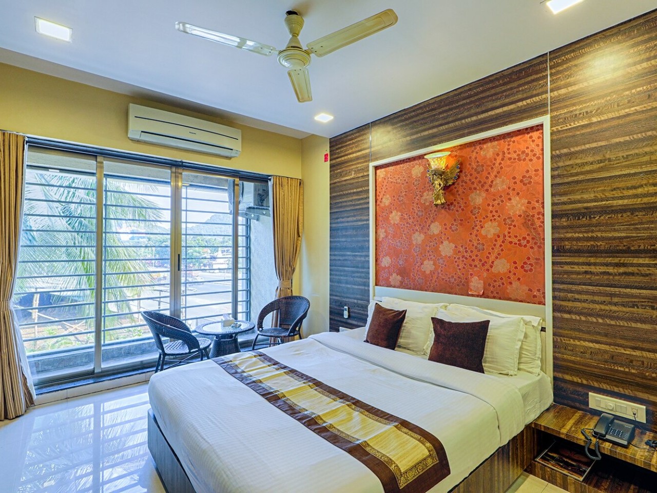 Hotel Shelter Inn in Mumbai