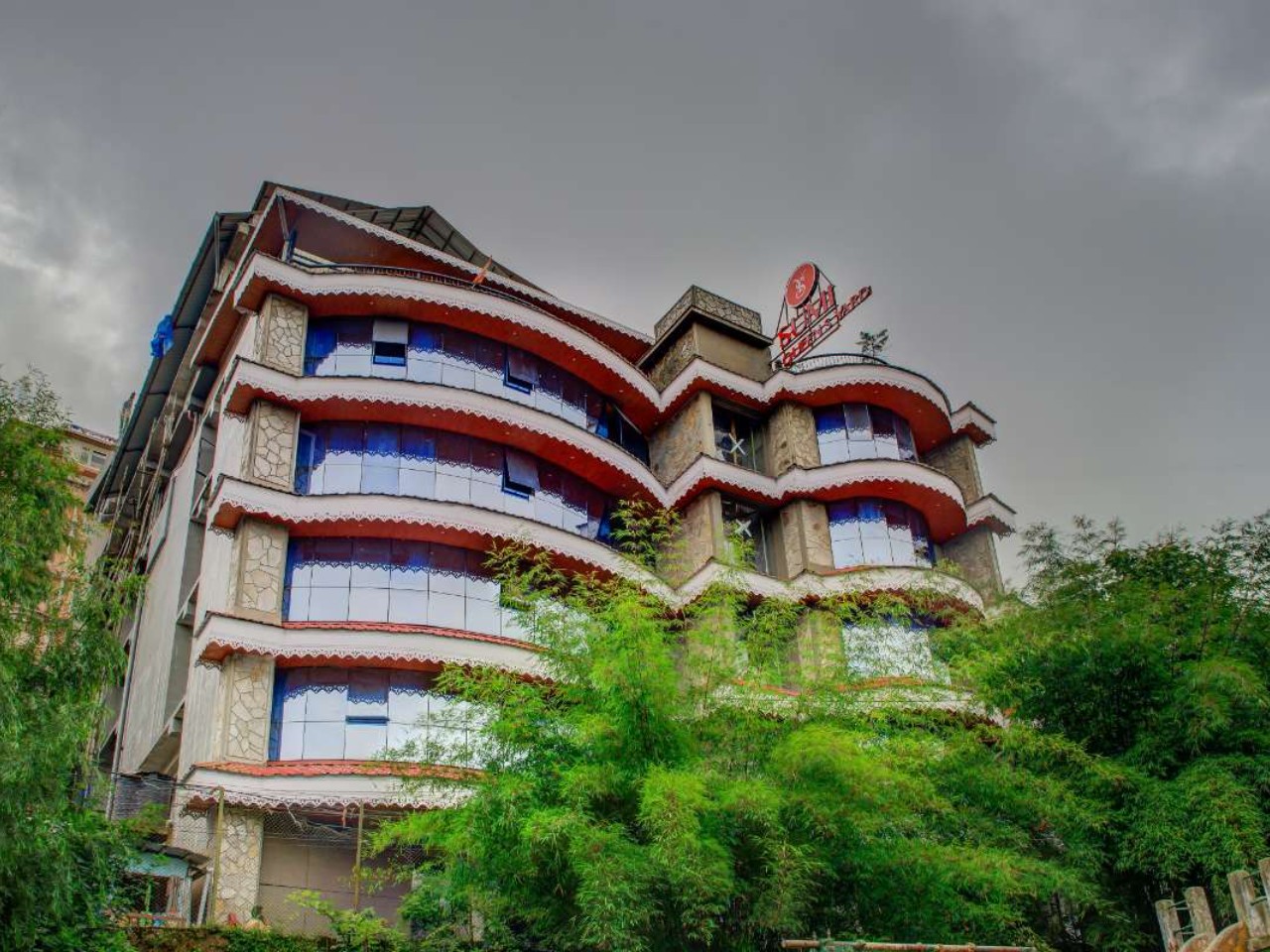 Sumitel Queens Yard  in Darjeeling