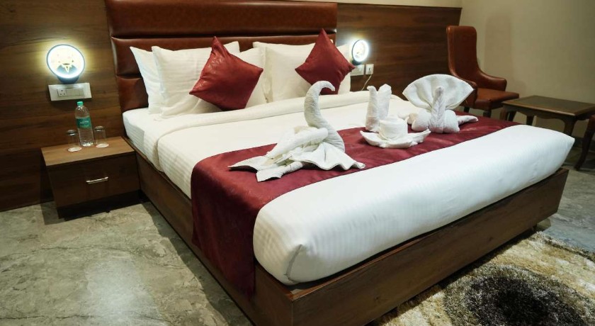 Hotel The Lamp in Zirakpur