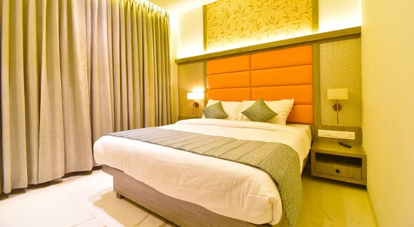 Hotel La Dahlia in Thane