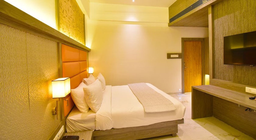 Hotel La Dahlia in Thane