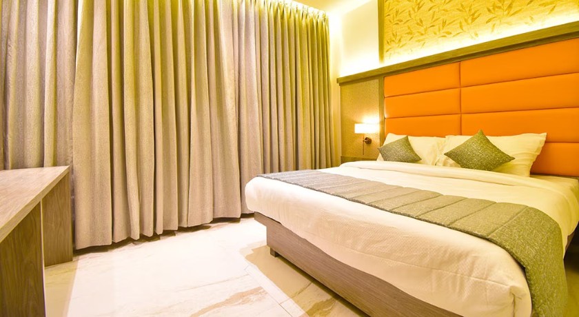 Hotel La Dahlia in Thane