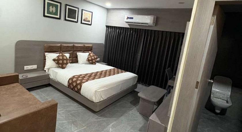 Hotel R Town in Vadodara