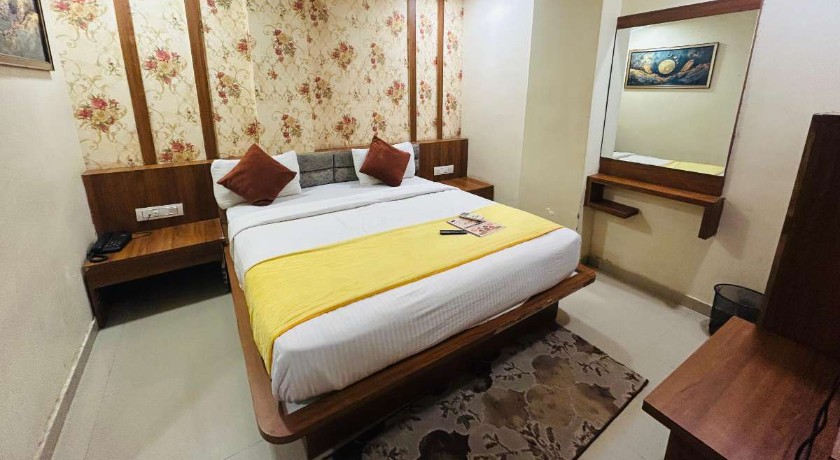 Hotel Red Rose in Vadodara