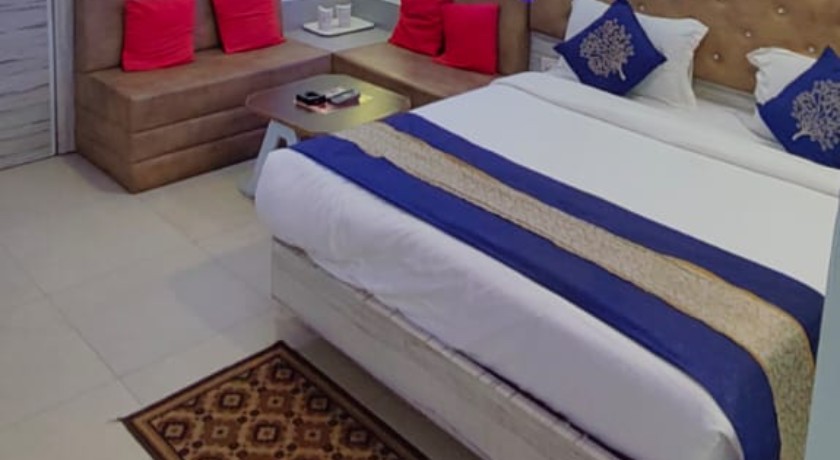 Hotel Bhopal Station Inn in Bhopal