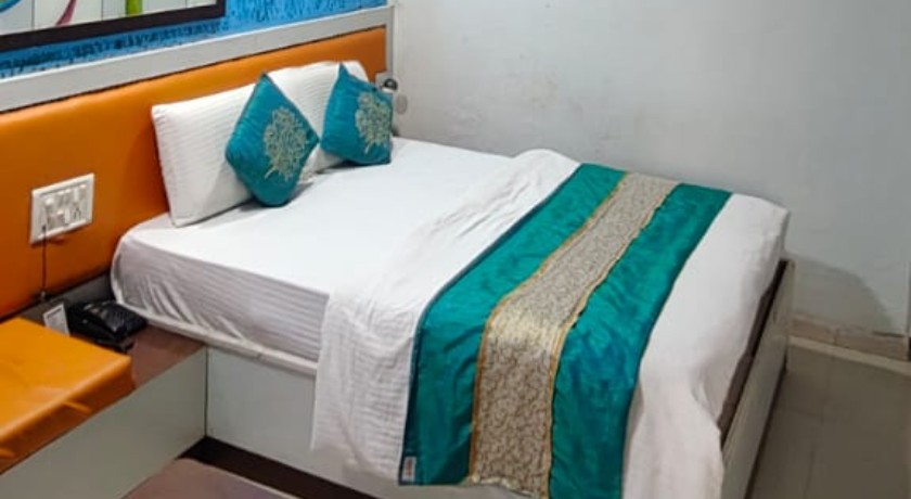 Hotel Bhopal Station Inn in Bhopal