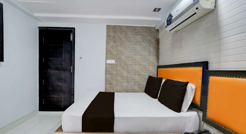 Hotel Bhopal Station Inn in Bhopal