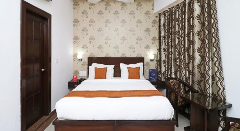 Hotel Samovar by Goyal Hoteliers in Agra