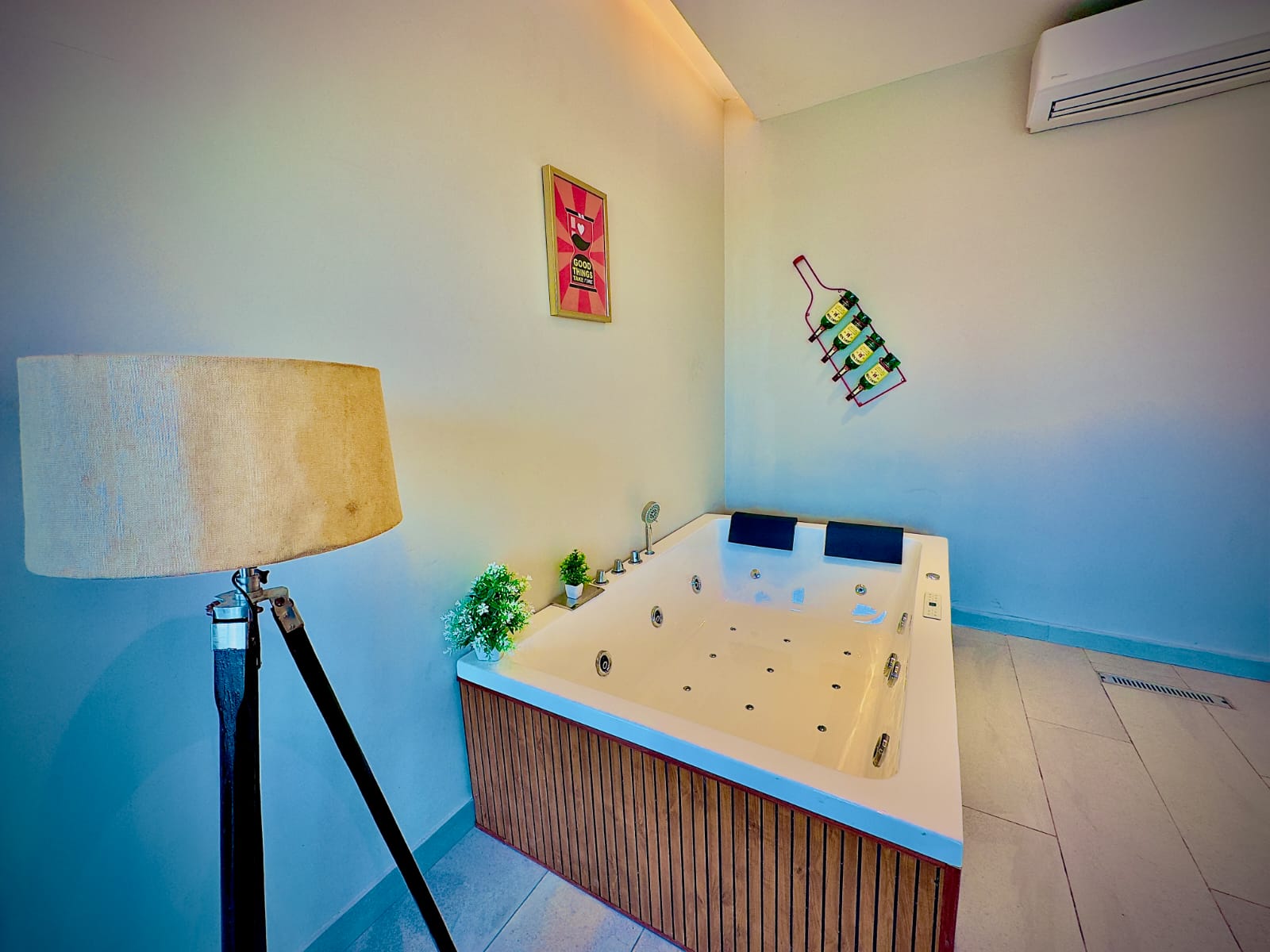 Nabhay Jacuzzi Suites in Noida