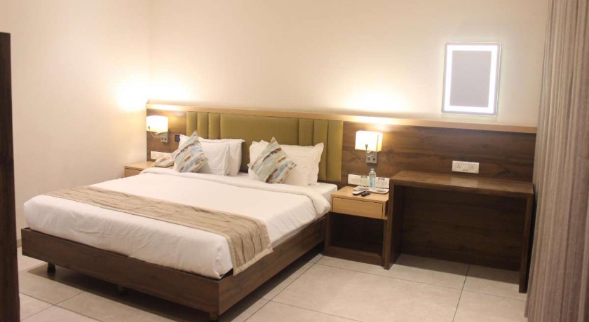 Clubhouse Hotel Morbi in Morbi