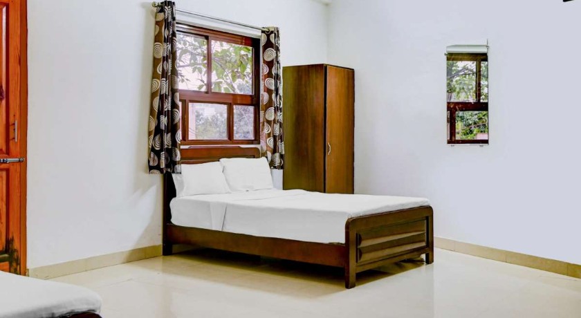 Hotel Lotus Inn in Sarnath