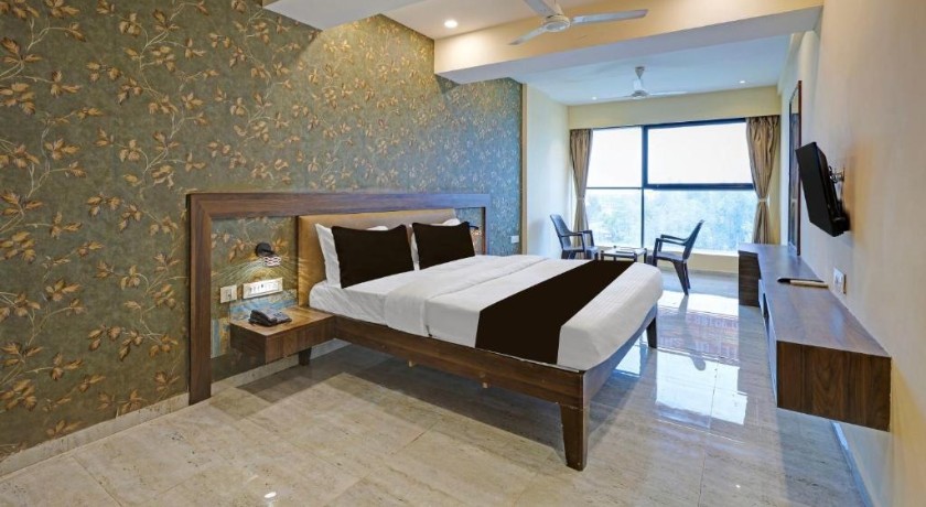 Hotel Om Shiv in Vadodara