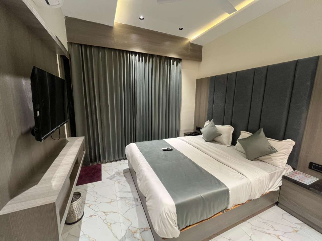 Hotel Pulse Town in Ahmedabad