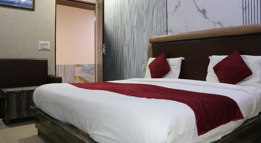 Hotel Grand Inn in Delhi