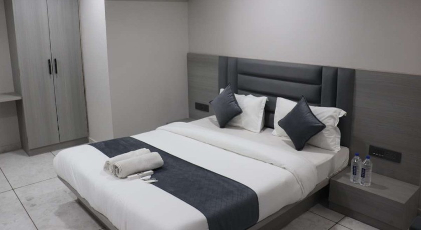 Hotel Laxus in Ahmedabad
