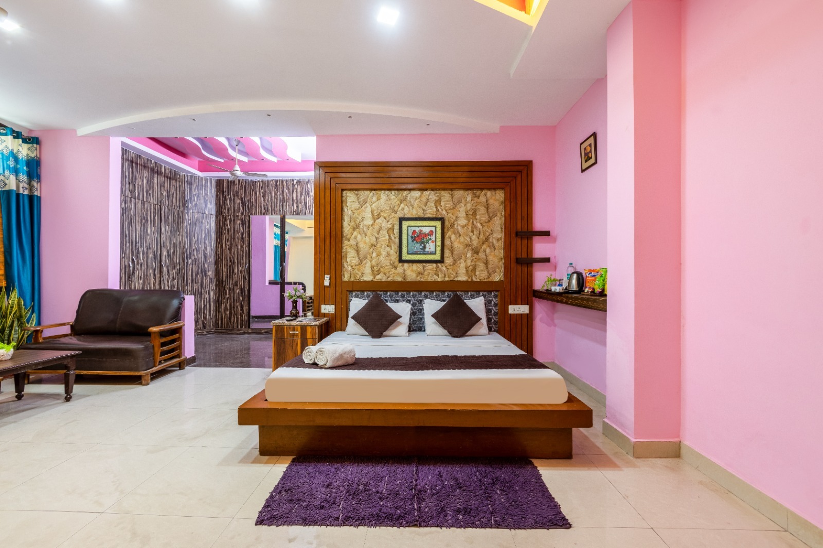 Hotel Warm Welcome in Noida