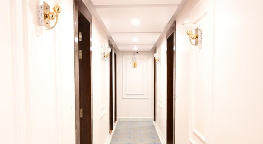 Hotel Royal Suites in Lucknow