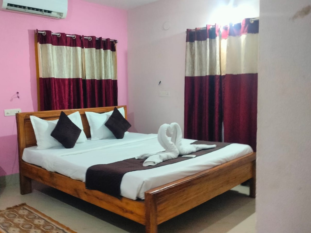 Hotel Caroline Stay in Bhubaneswar