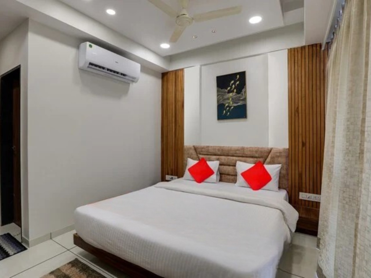 Hotel Villa Empire in Vadodara