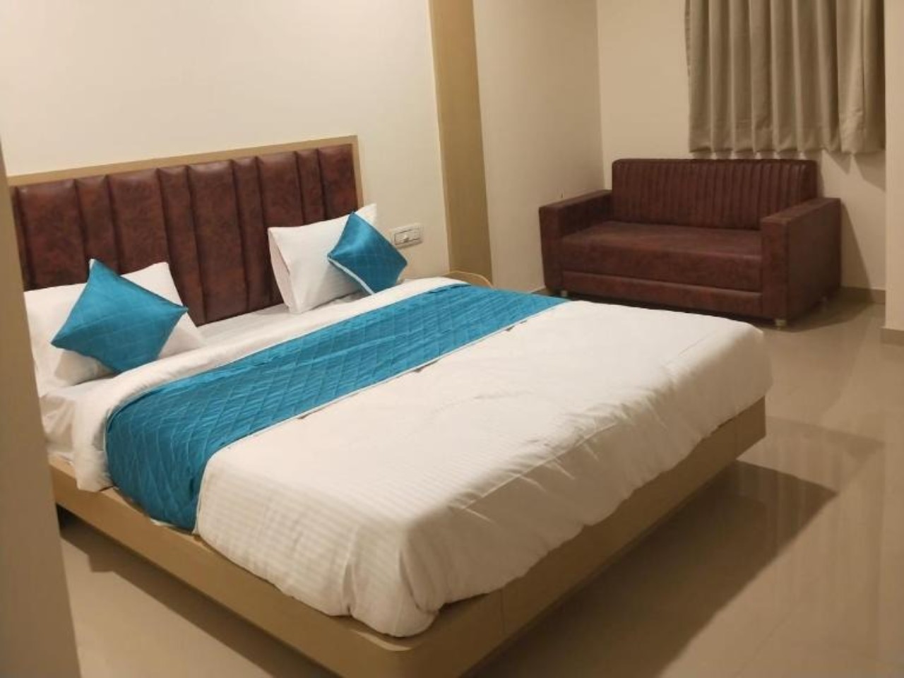 Hotel Krishna Park in Anand