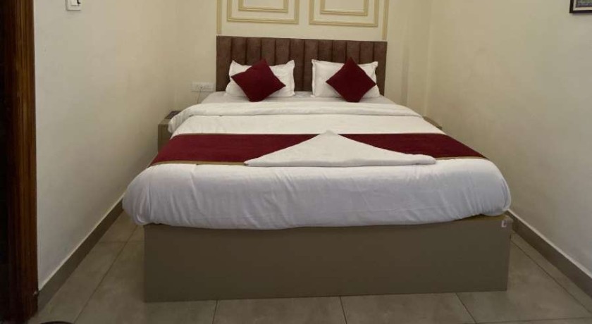 Sri Madhav Stay in Varanasi