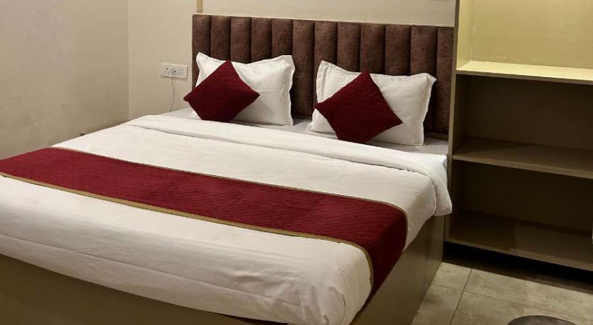 Sri Madhav Stay in Varanasi