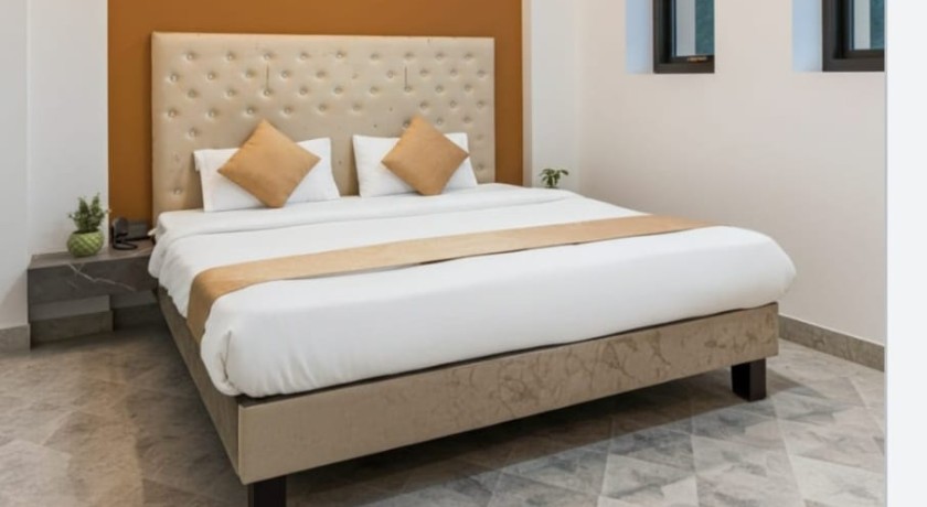 Hotel Season Grand in Delhi