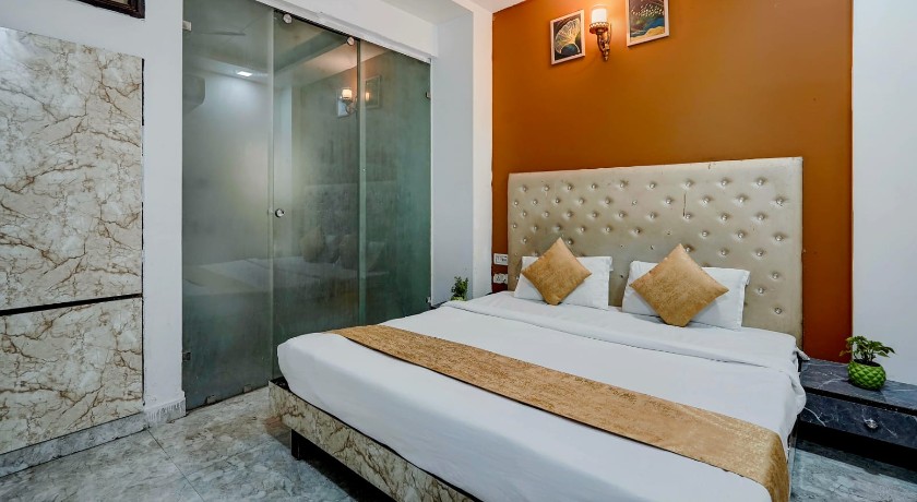 Hotel Season Grand in Delhi