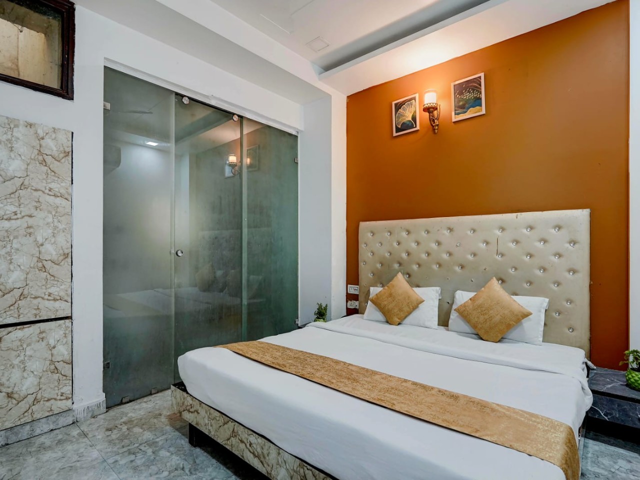 Hotel Season Grand in Delhi