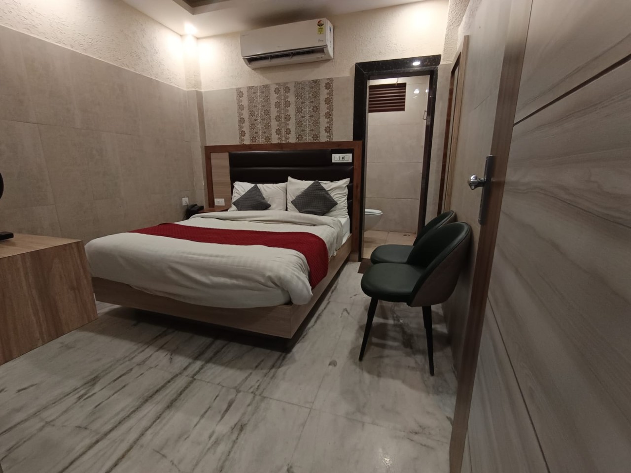 Hotel Grand in Dehradun