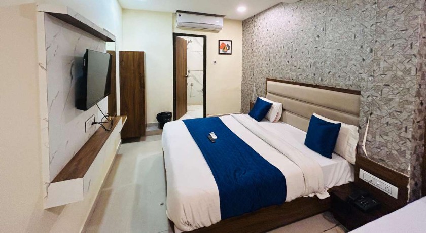 Hotel V R Villa in Vadodara