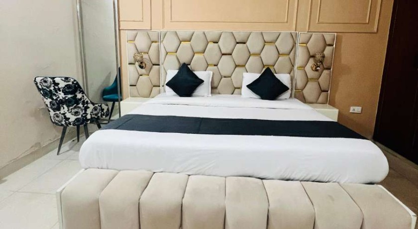 Hotel The Arrow  in Delhi