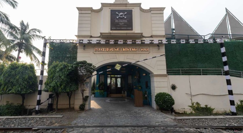 Polo Floatel in Kolkata