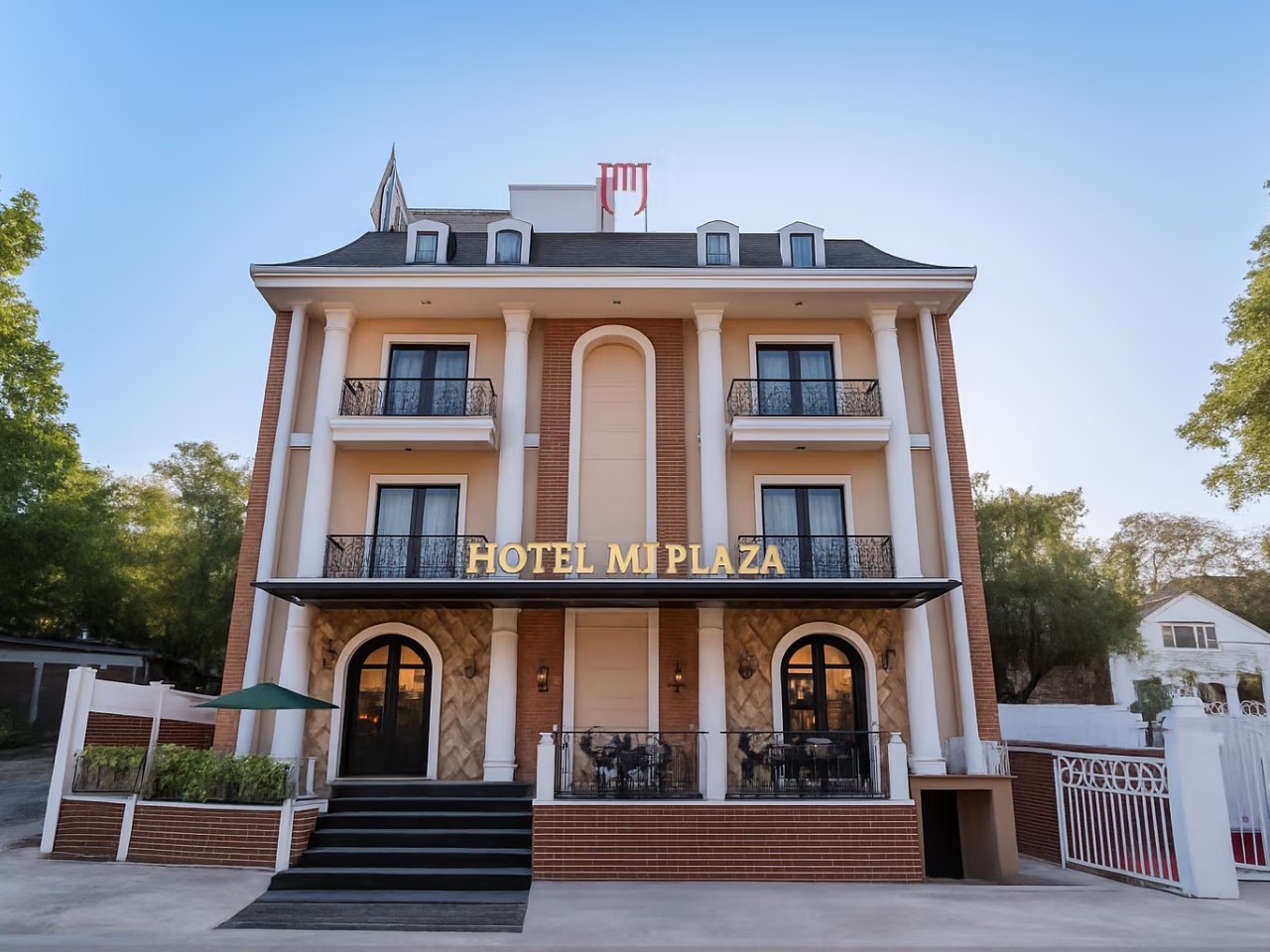 Hotel MJ Plaza in Dehradun