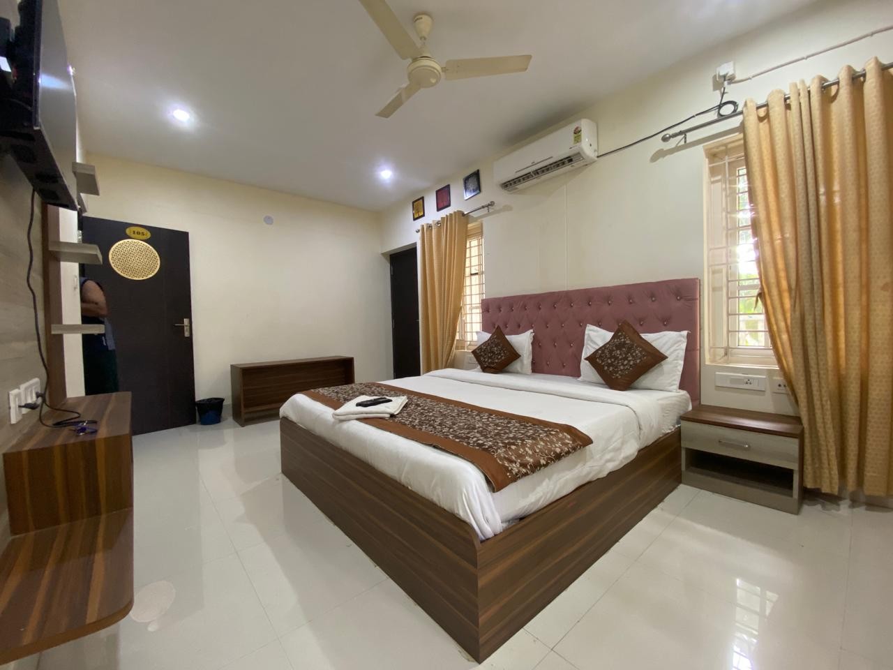 Hotel Mahavir Galaxy in Bhubaneswar