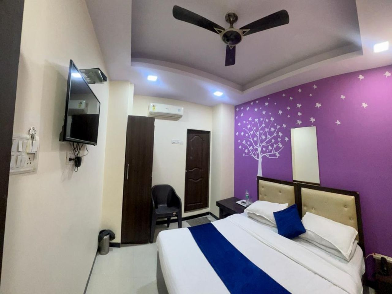 Hotel Zee Residency in Mumbai