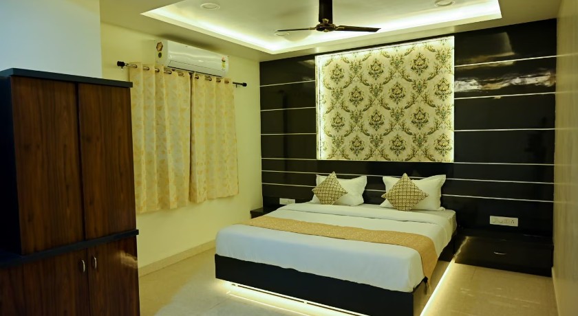Hotel Golden Bliss in Bhopal