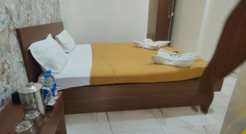 Hotel Red Rose in Vasai