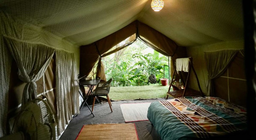 Hotel Lakeside Boheme Inn in Panvel